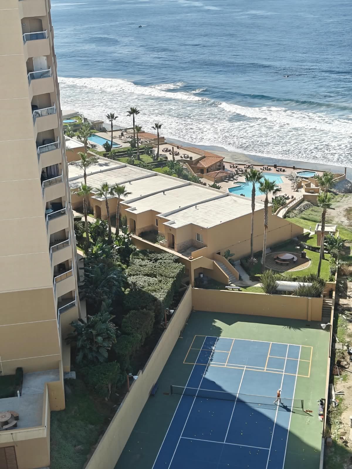 Tennis court & beach at La Jolla Real Rosarito